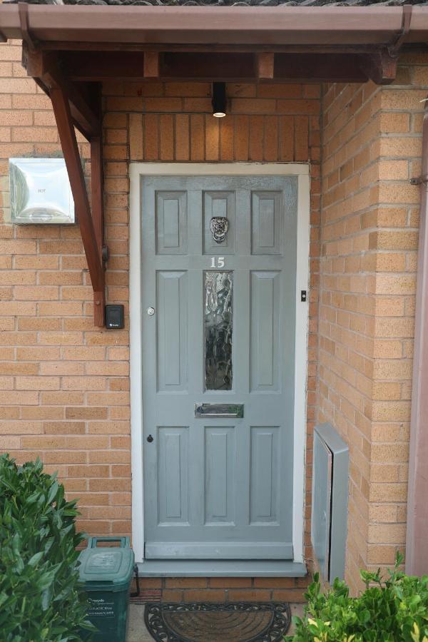 Luxe Cosy&spacious 2 Bed House - Super Fast Wi-fi & Private Parking Near Glo Airport & Cheltenham Racecourse
